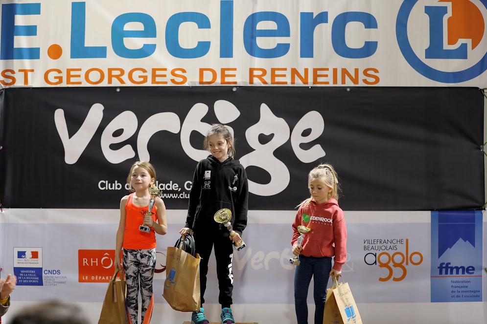 Joanna Quintilla Lopez Médaille d'argent en microbes