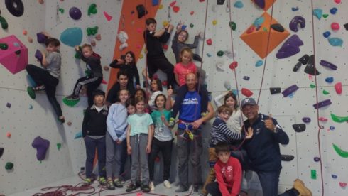 Tous les jeunes autour de Thierry et Christopher