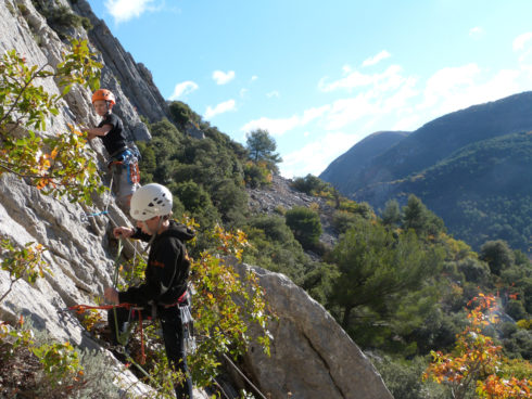 stage LA DEGAINE « cohésion et grimpe en falaises