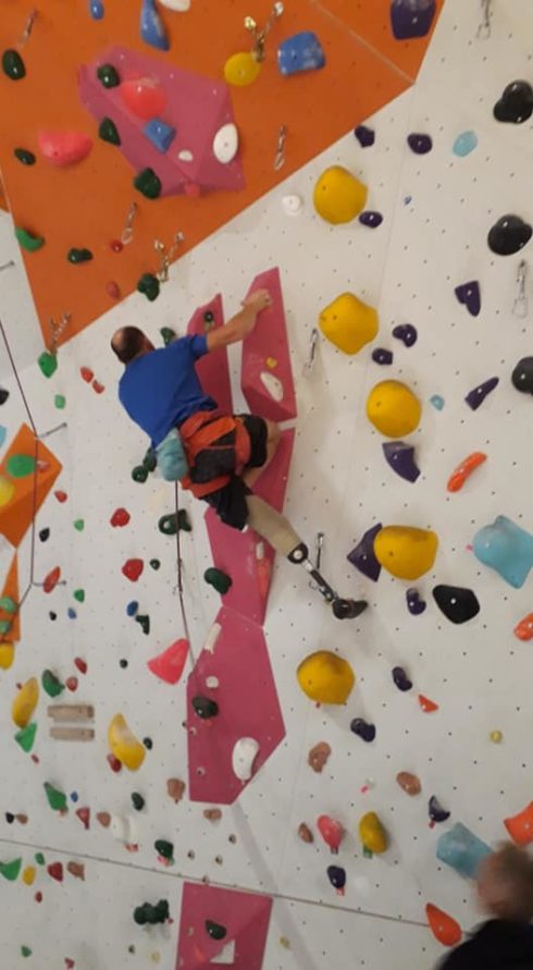 THIERRY DELARUE GRIMPE A LA DEGAINE